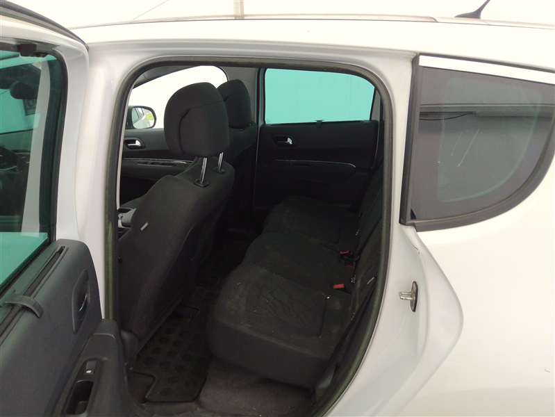 c356e573-8f85-48ef-aa25-0d0b690866d8.jpg