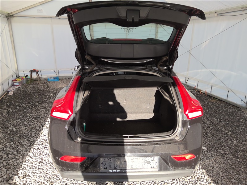 3f240cad-e2de-41ba-ad2f-3923a6933808.jpg
