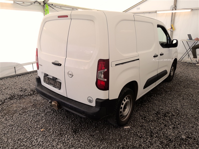 f43a593e-bf9e-40d2-86db-958286533b24.jpg