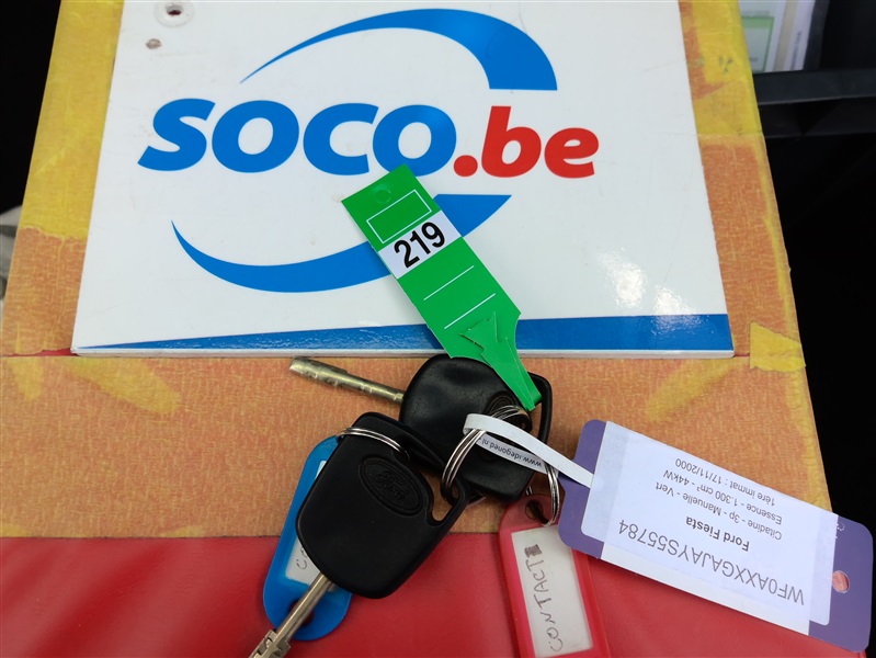 bf6e30c7-c592-4870-8b2a-e7351de3a877.jpg