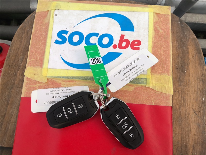 352c3a32-cb68-4156-a843-5478afce7dca.jpg