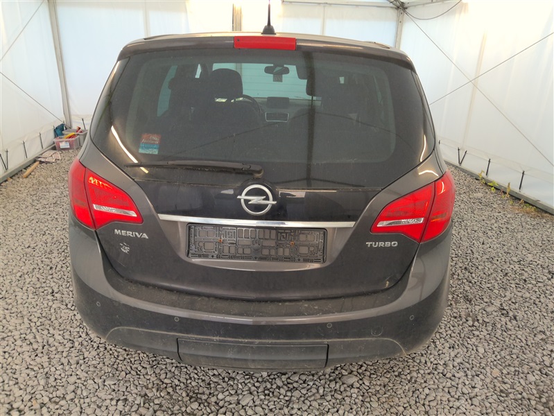 f2828d8c-bd47-40a6-aeaa-8abbce19eed4.jpg