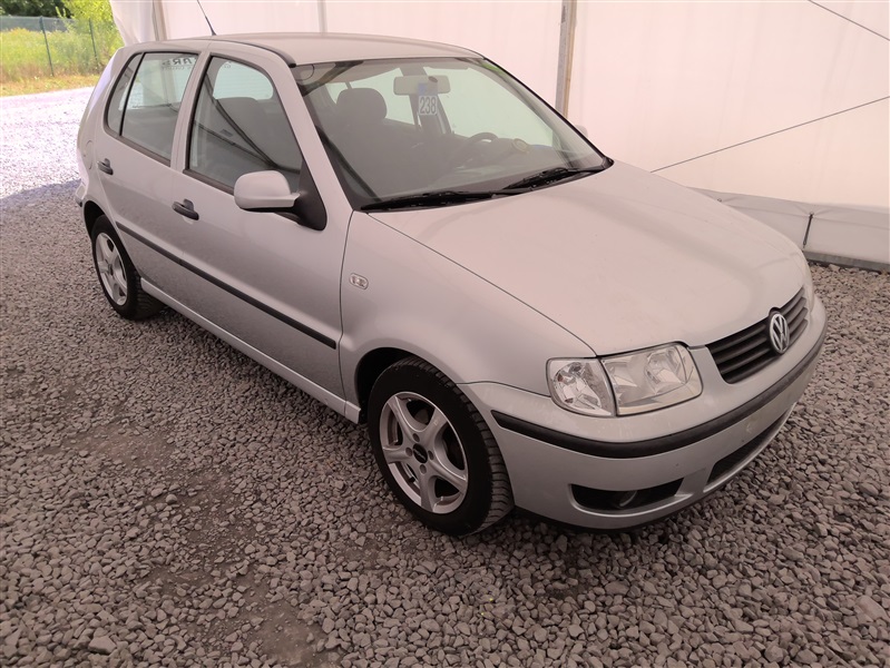 8425daf0-ef1c-4f61-a731-f9e347af8376.jpg