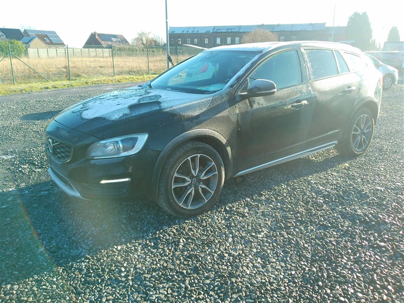 Volvo V60 Cross Country 2.0 D3 Momentum n°48