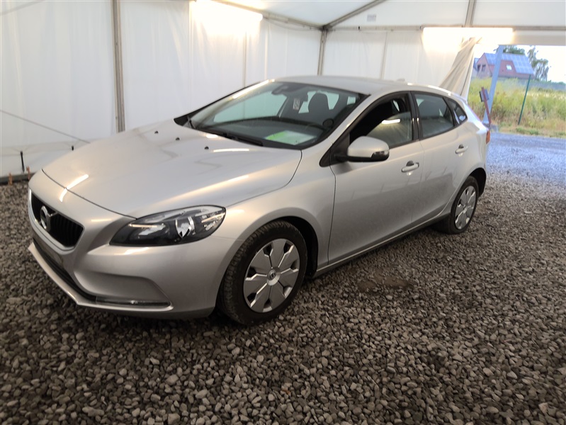 Volvo V40 2.0 D2 N°154