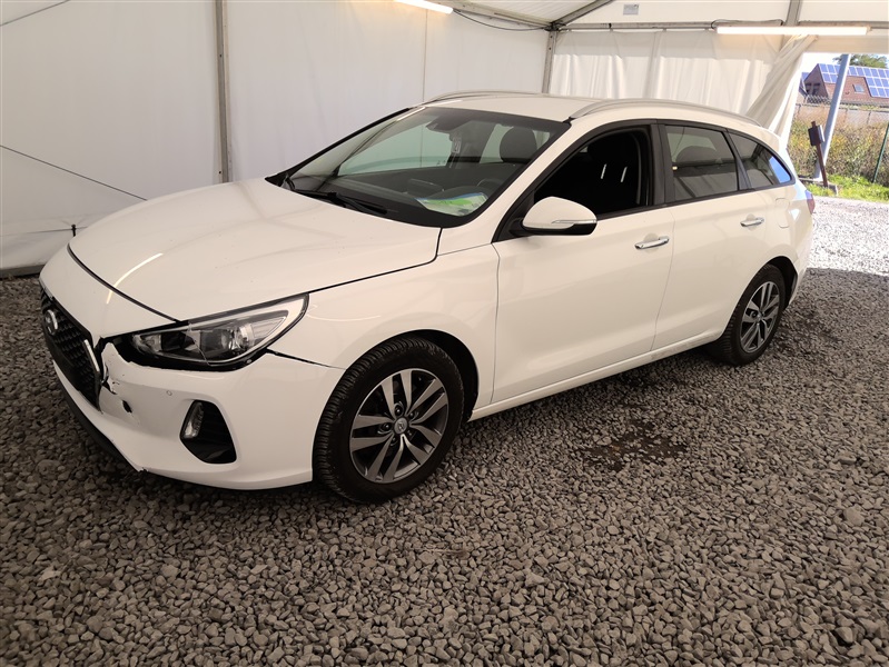 Hyundai i30 SW 1.6 CRDi Sky N°127