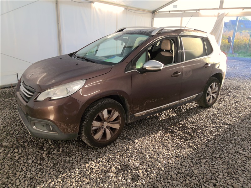 Peugeot 2008 1.6i Allure N°96