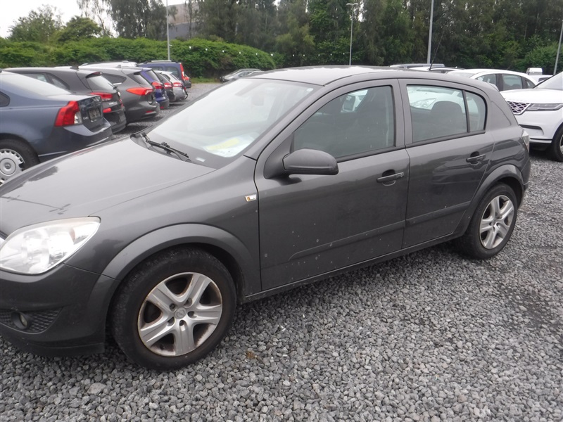 Opel Astra 1.6 Turbo Cosmo