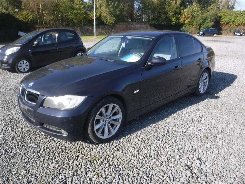 BMW 320 320i *Bte Auto/navi* n°209