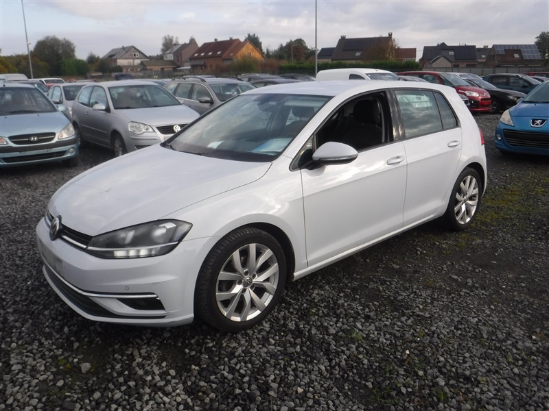 Volkswagen Golf n°235