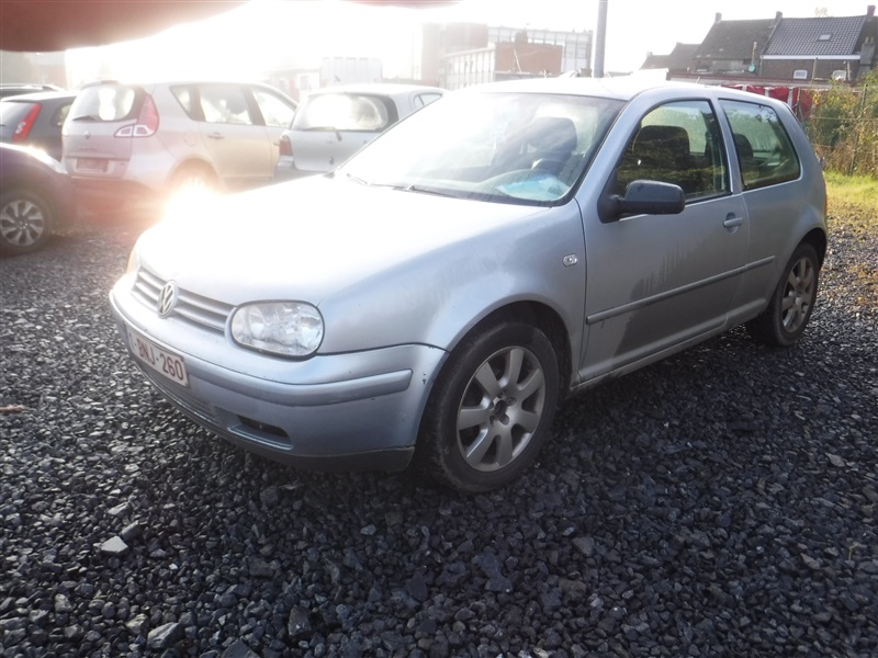 Volkswagen Golf GOLF 4 n°255