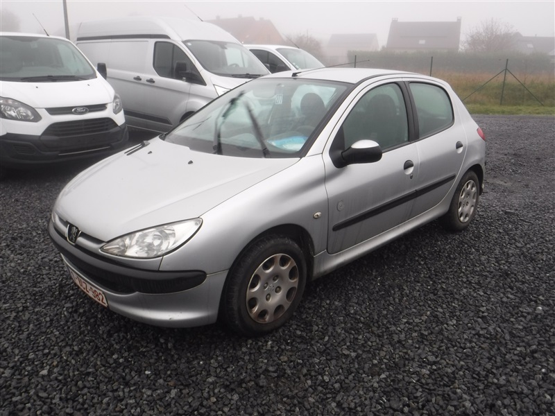 Peugeot 206 n°277
