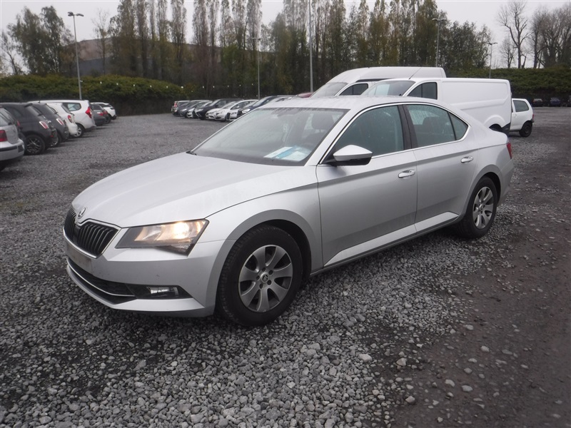 Skoda Superb 1.6 CR TDi Active n°51