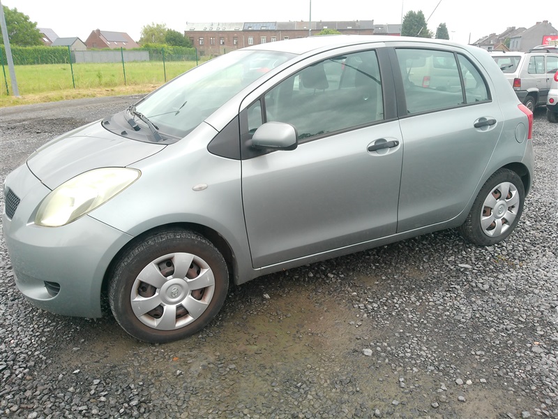 Toyota Yaris 1.0 i EURO4 n°34