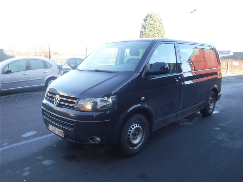 Volkswagen T5 Caravelle 2.0 CR TDI 115 7PLACES/NAVI/JA/PDC + TABLE n°196