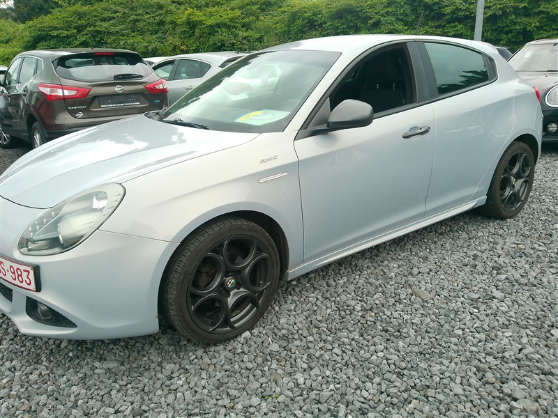 Alfa Romeo Giulietta 1.6 JTDm Sprint EURO6 n°40