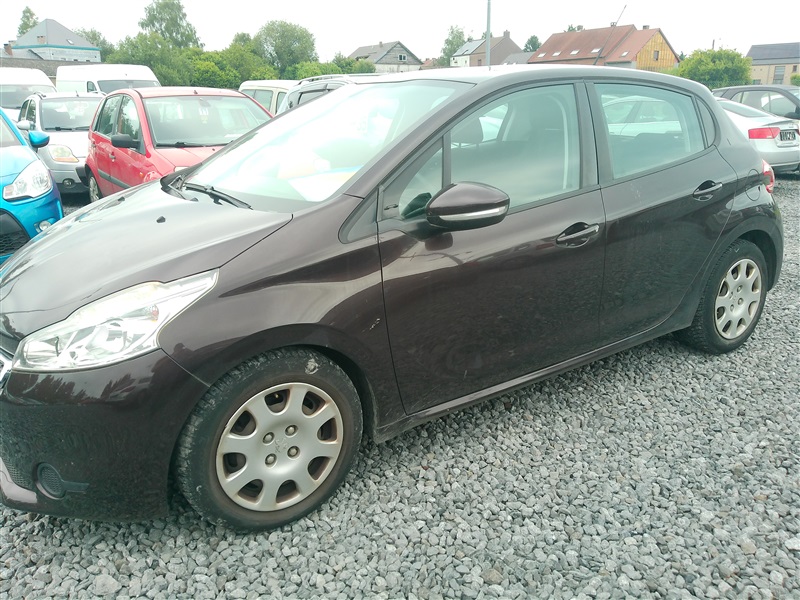 Peugeot 208 1.4i Active EURO5 n°35