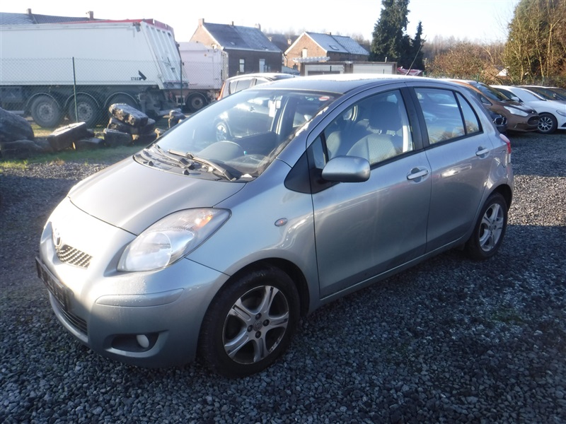 Toyota Yaris 1.33i VVT-i London n°41