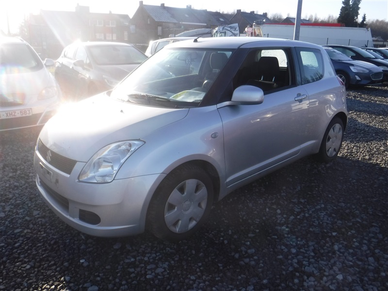 Suzuki Swift 1.3i GA n°36