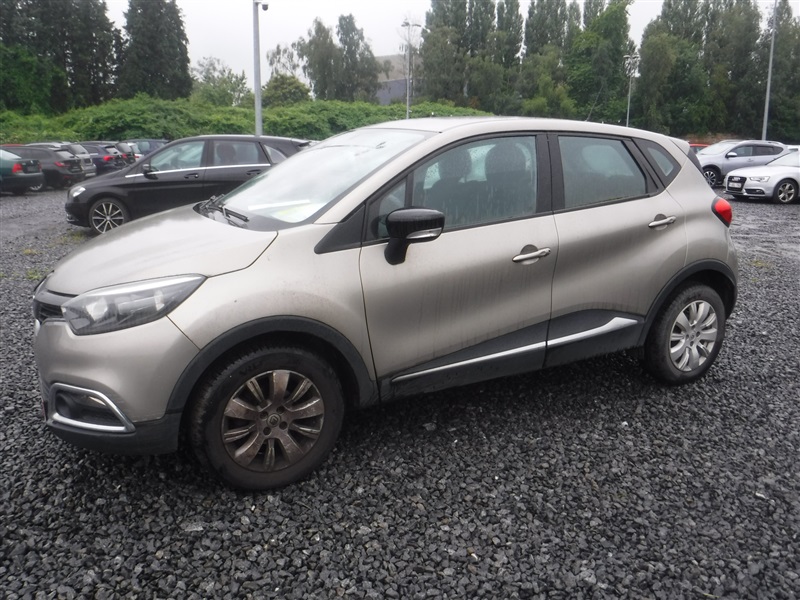 Renault Captur 0.9 TCe Energy Life EURO6 ct rouge n°72