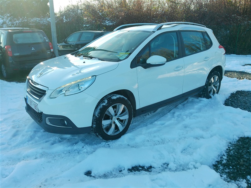 Peugeot 2008 1.2i PureTech Style n°125
