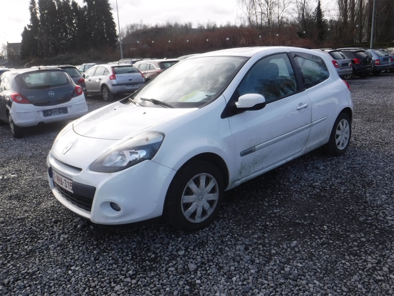 Renault Clio 1.5 dCi TomTom LIVE FAP n°19