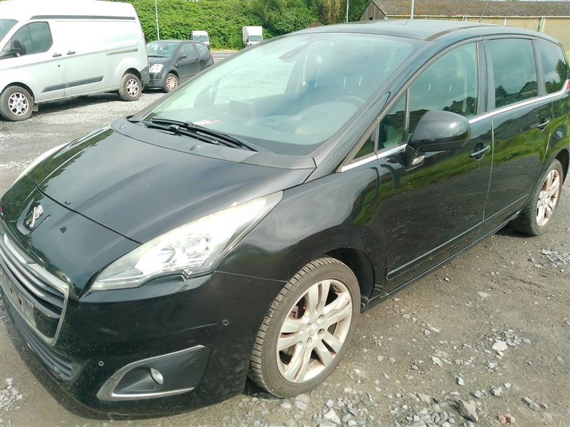 Peugeot 5008 2.0d active 7 PLACES