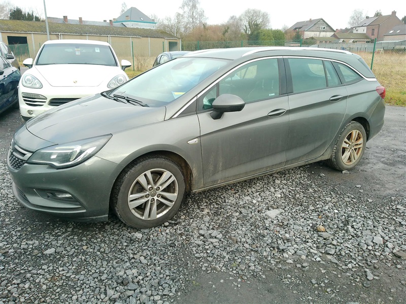 Opel Astra 1.6 CDTi BiTurbo Innovation S/S n°176