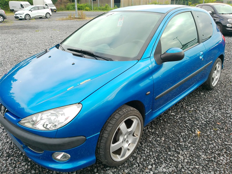 Peugeot 206 1.4i Urban EURO4 n°106