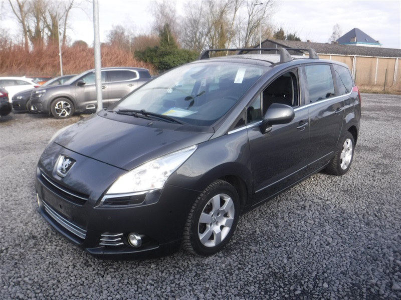 Peugeot 5008 1.6 BlueHDi Active **AUTO/NAVI/ TO / RADAR RECUL/7PL** n°241