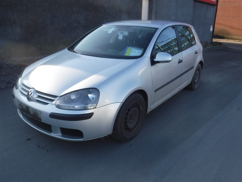 Volkswagen Golf V TDI 105 n°57
