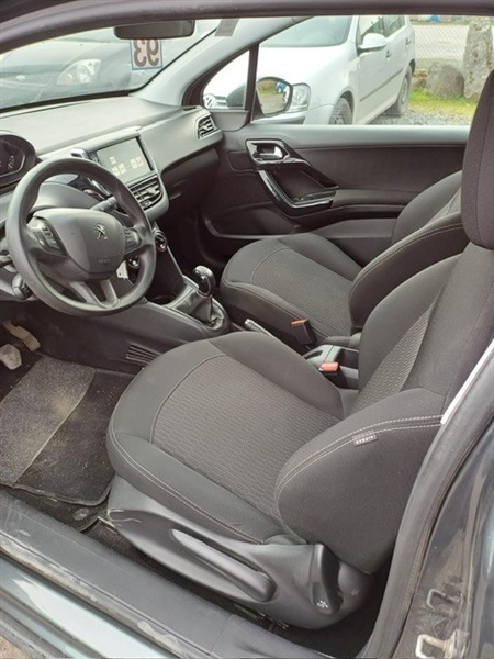 Peugeot 208 1.2i PureTech Allure n°93