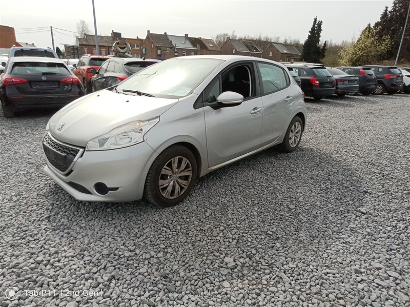 Peugeot 208 1.2i n°206