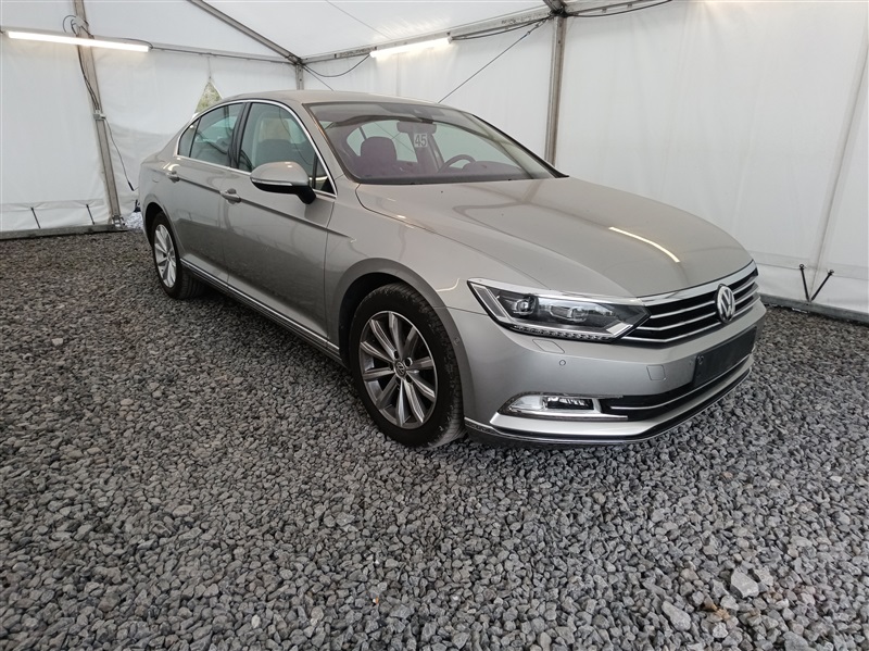 Volkswagen Passat 1.6 CR TDi Highline DSG//Expertise N°45