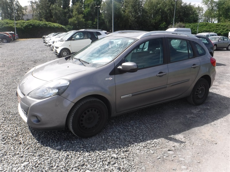 Renault Clio 1.5 dCi TomTom LIVE FAP 104g EURO5 CT ROUGE n°156