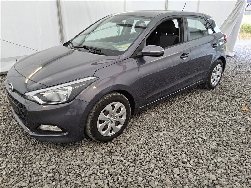 Hyundai i20 1.1 CRDi Twist n°11