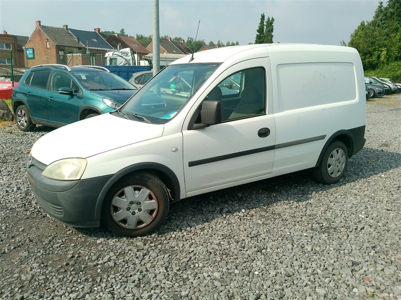 Opel Combo 1.7 DTH CDTi Essentia CU+/VNL EURO3 n°227