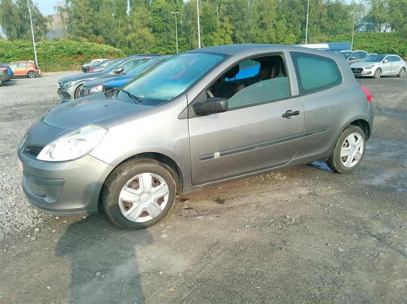 Renault Clio 1.2i 16v Community Blue EURO4 n°226