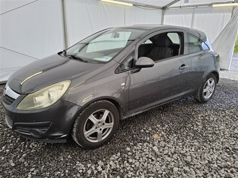 Opel Corsa 1.2i Cosmo n°276