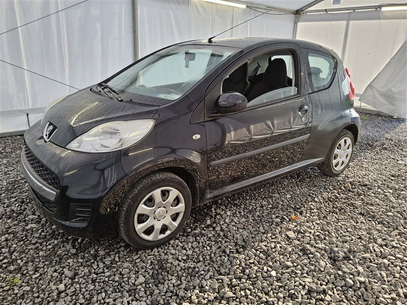Peugeot 107 1.0i Urban n°32