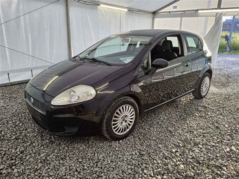 Fiat Punto 1.2i 8v Classic n°79