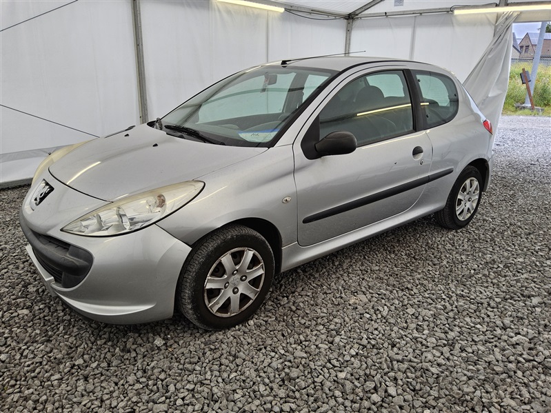 Peugeot 206 1.1i Trendy n°106
