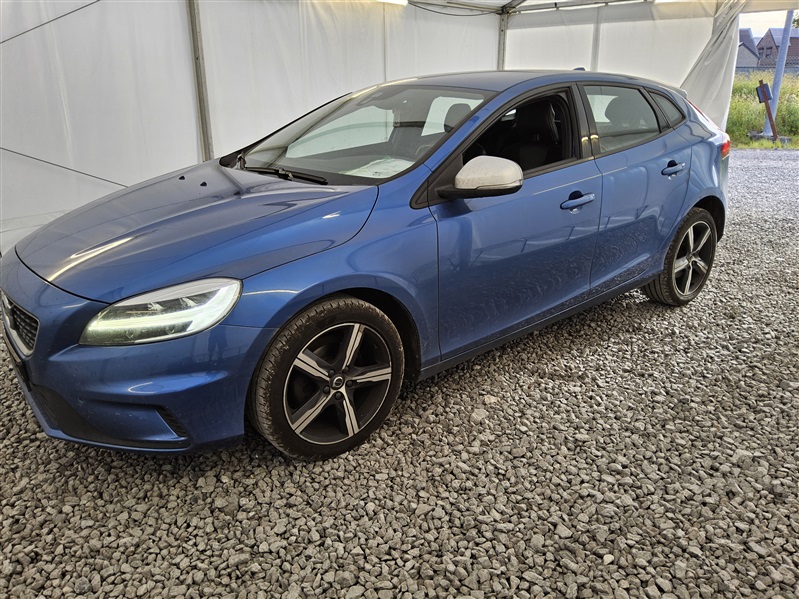 Volvo V40 2.0 D2 Eco Momentum n°180