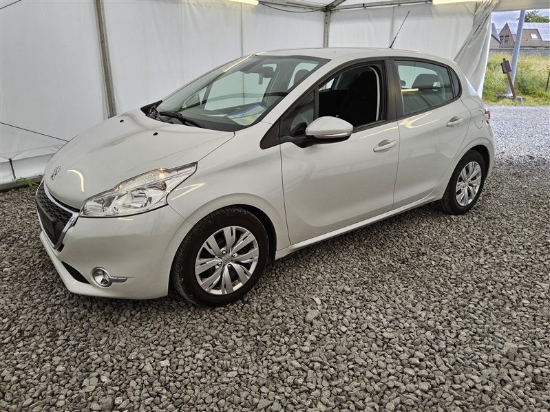 Peugeot 208 1.2i Style n°182