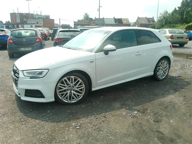 Audi A3 1.6 TDi Sport EURO6 n°273