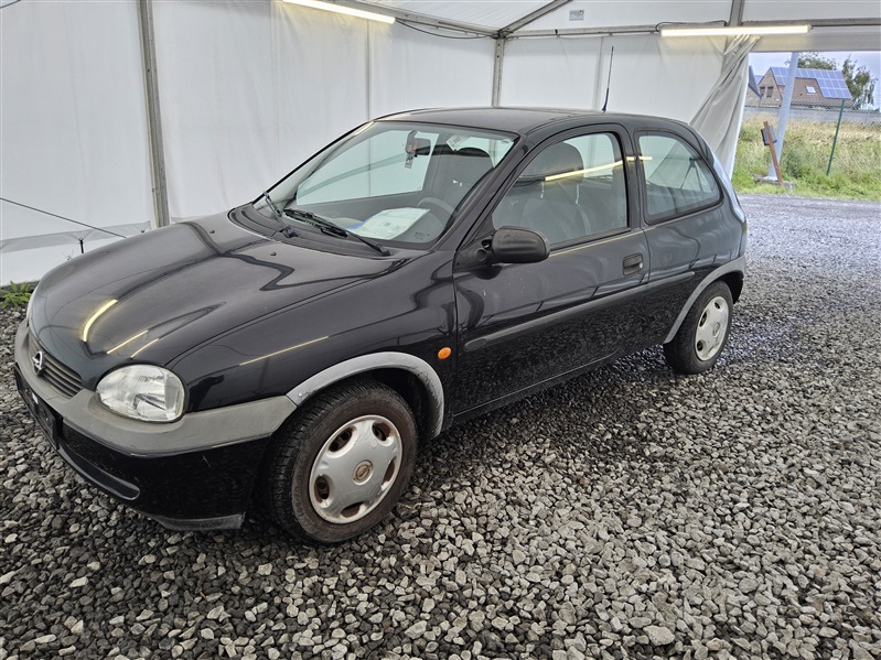 Opel Corsa 1.0i XE 12v Comfort n°298