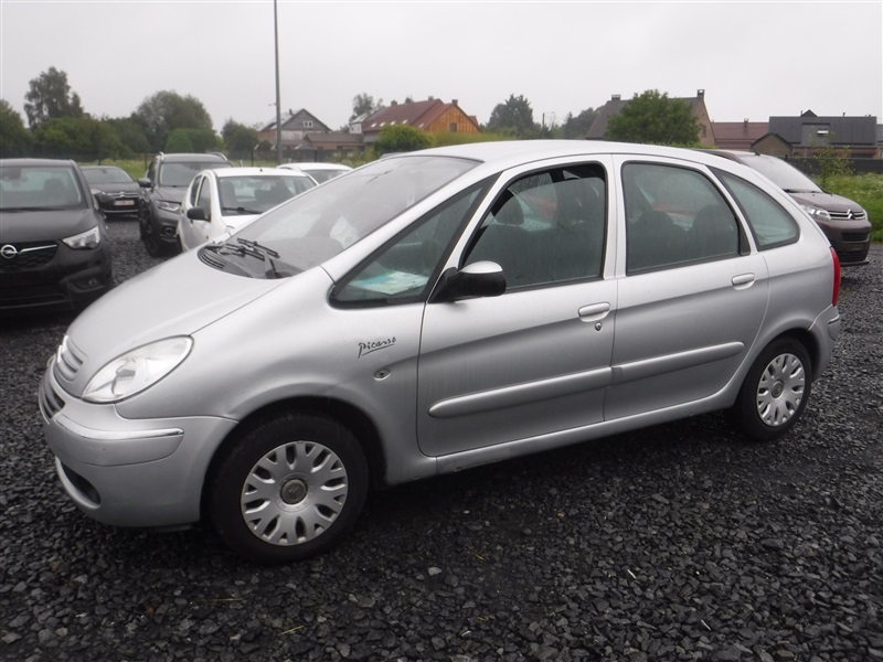 Citroen Xsara Picasso 1.6i Tentation EURO4 CT ROUGE n°281