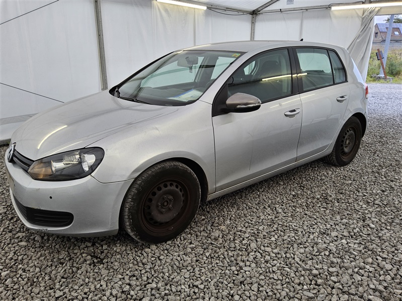Volkswagen Golf 1.6 CR TDi Trendline DPF n°174