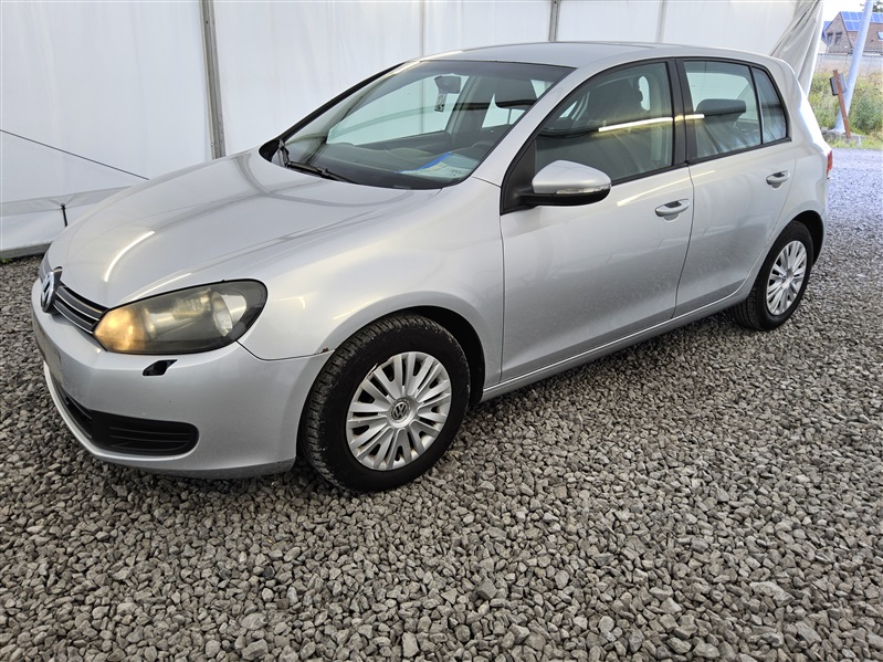 Volkswagen Golf 2.0 CR TDi Highline DPF n°124