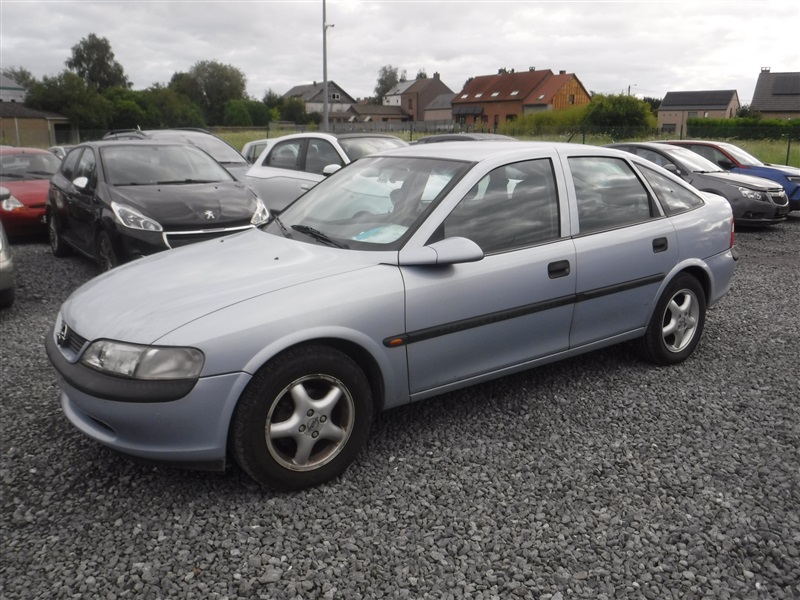Opel Vectra EURO2 n°282